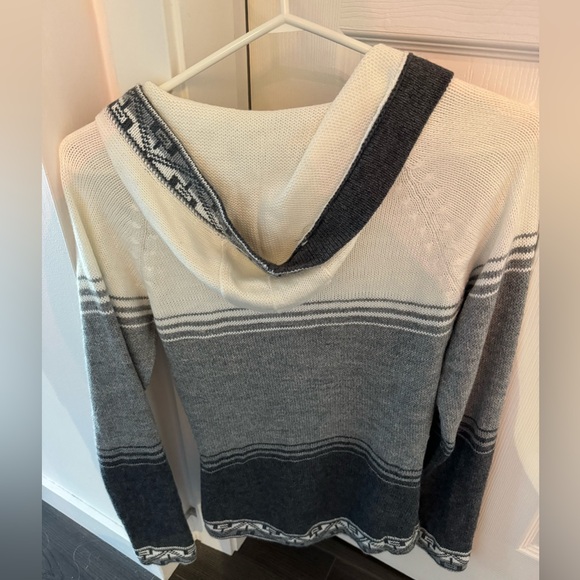 Genuine Alpaca Sweater - Picture 3 of 3